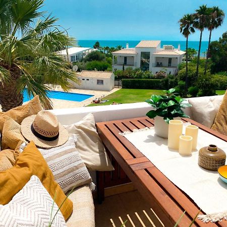 Beach Villa With Ocean View And Rooftop Cinema 기아 외부 사진