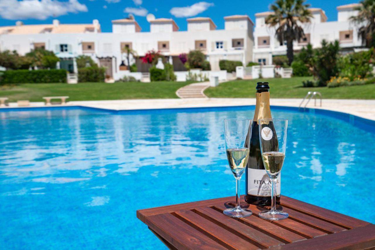Beach Villa With Ocean View And Rooftop Cinema 기아 외부 사진