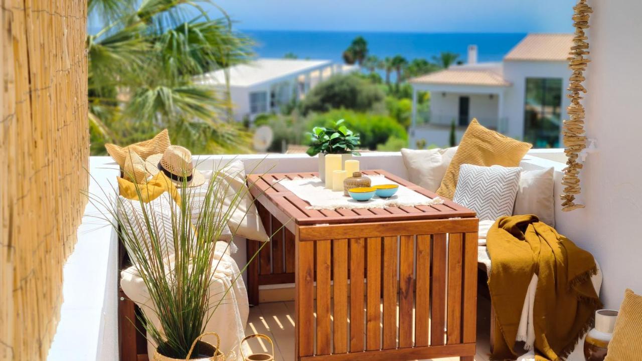 Beach Villa With Ocean View And Rooftop Cinema 기아 외부 사진
